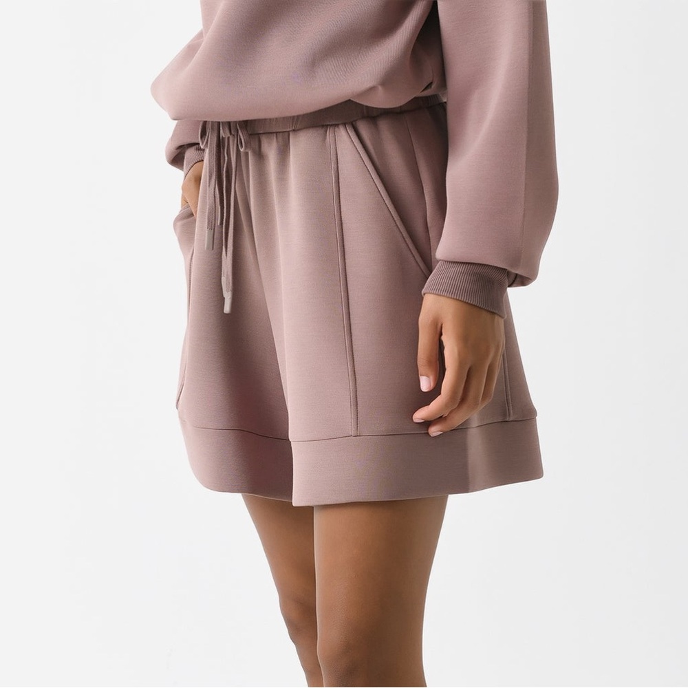 NWT Varley Alder High Rise Short 5.5" - XS